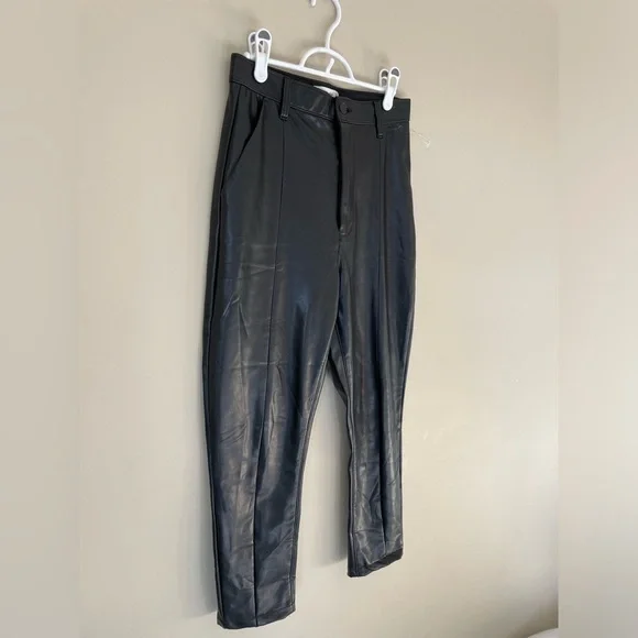 Abercrombie & Fitch Ultra high rise 28 6 Black pleather ankle Pants NWOT - Picture 5 of 6